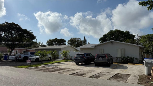 4 of 77 - 220 Nw 12th St, Pompano Beach, FL