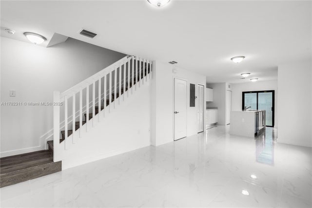 3 of 11 - 1231-1233 Nw 9 Ave, Florida City, FL