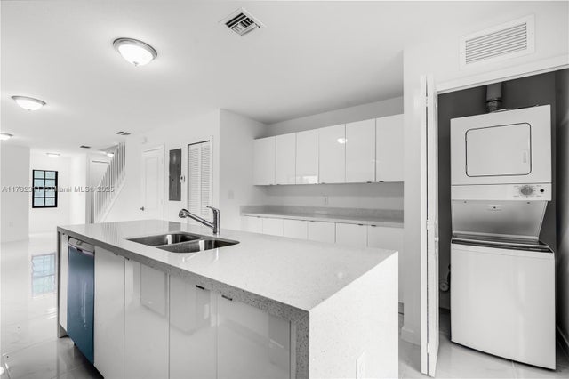 4 of 11 - 1231-1233 Nw 9 Ave, Florida City, FL