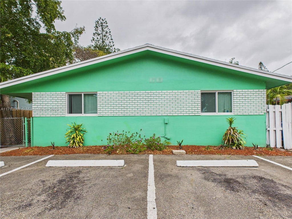 1713 Sw 11th Ct, Fort Lauderdale