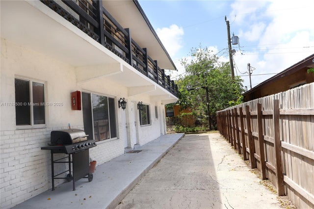 3 of 24 - 715 Nw 5th Ave, Pompano Beach, FL