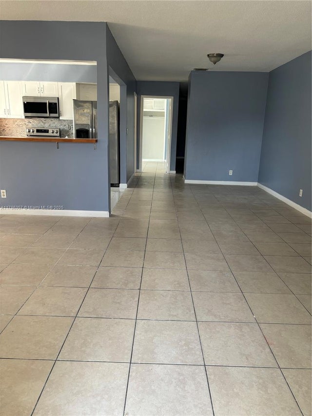 2 of 31 - 1035 Nw 8th Ave, Fort Lauderdale, FL