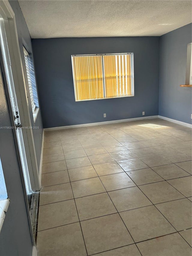 3 of 31 - 1035 Nw 8th Ave, Fort Lauderdale, FL