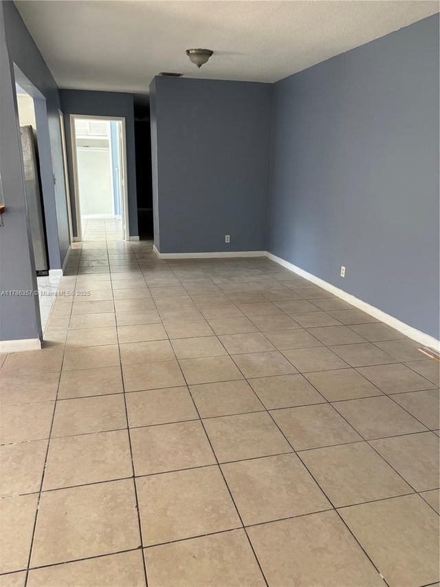 4 of 31 - 1035 Nw 8th Ave, Fort Lauderdale, FL