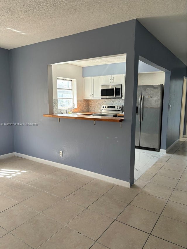 5 of 31 - 1035 Nw 8th Ave, Fort Lauderdale, FL