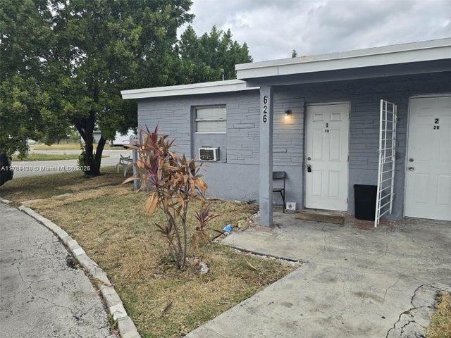 1 of 3 - 626 Nw 22nd Rd, Fort Lauderdale, FL