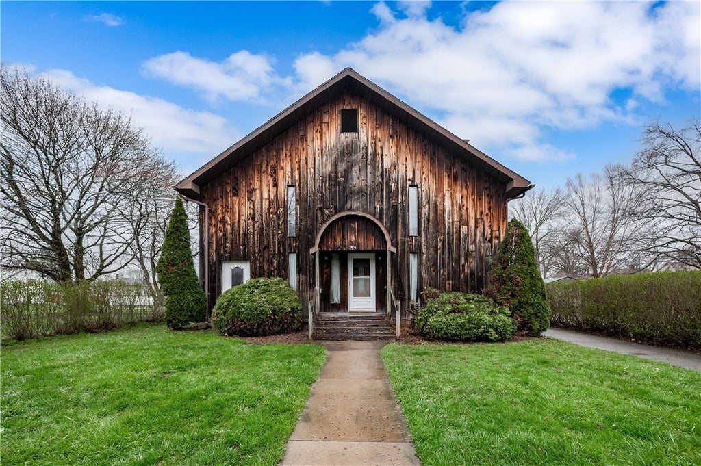 934 Ridge, Sharpsville