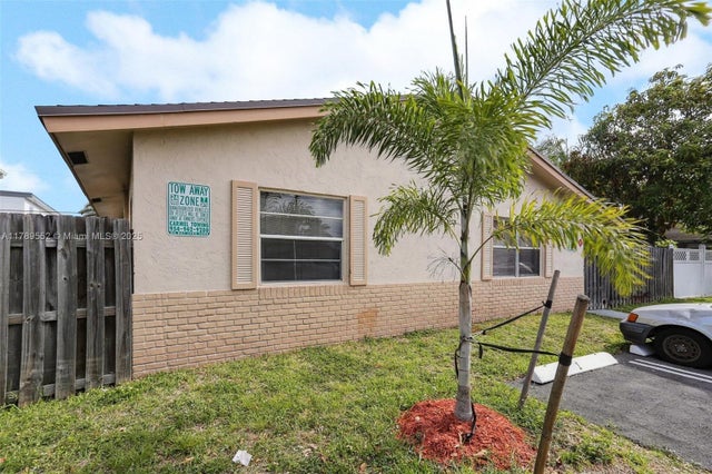 3 of 30 - 231 Sw 8th Ct, Pompano Beach, FL