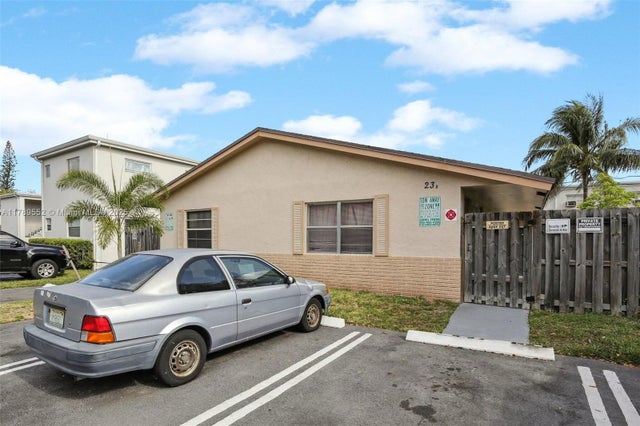 4 of 30 - 231 Sw 8th Ct, Pompano Beach, FL