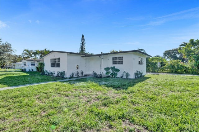 2 of 60 - 5657 Grant St, Hollywood, FL