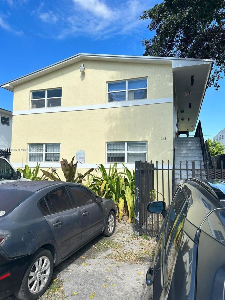 1243 Nw 61st St, Miami