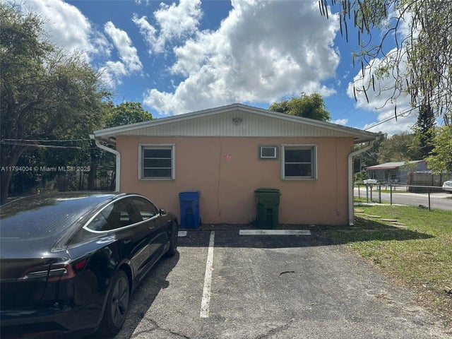 2 of 13 - 844 Nw 18th Ave, Fort Lauderdale, FL