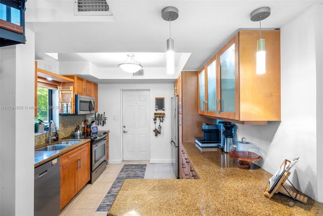 5 of 39 - 801 Ne 18th Ave #1-4, Fort Lauderdale, FL
