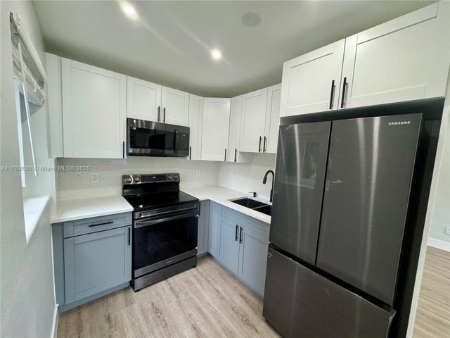 5 of 25 - 2631 Sw 13th Ave, Fort Lauderdale, FL