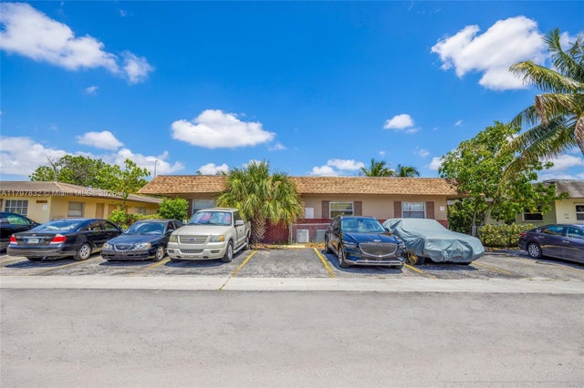 1 of 12 - 1848 Nw 52nd Ave, Lauderhill, FL