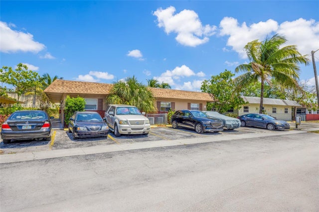2 of 12 - 1848 Nw 52nd Ave, Lauderhill, FL
