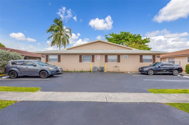 1 of 10 - 5321 Nw 22nd St, Lauderhill, FL
