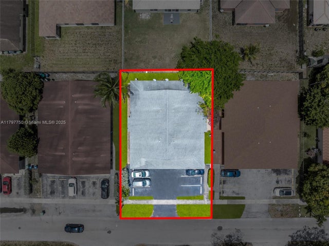 4 of 10 - 5321 Nw 22nd St, Lauderhill, FL