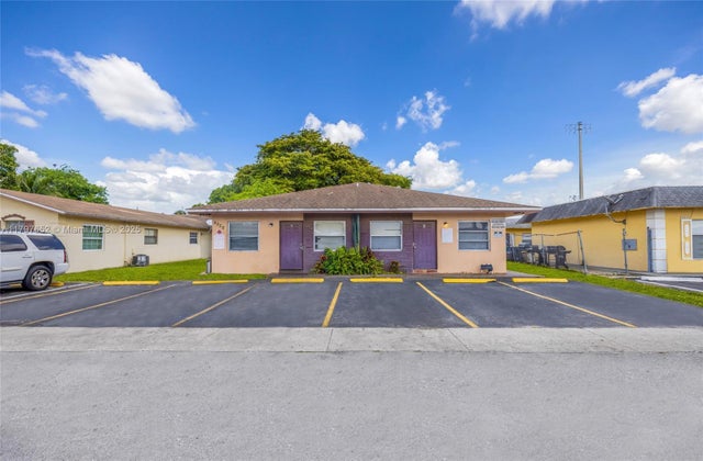 1 of 9 - 4020 Nw 30th Ter, Lauderdale Lakes, FL