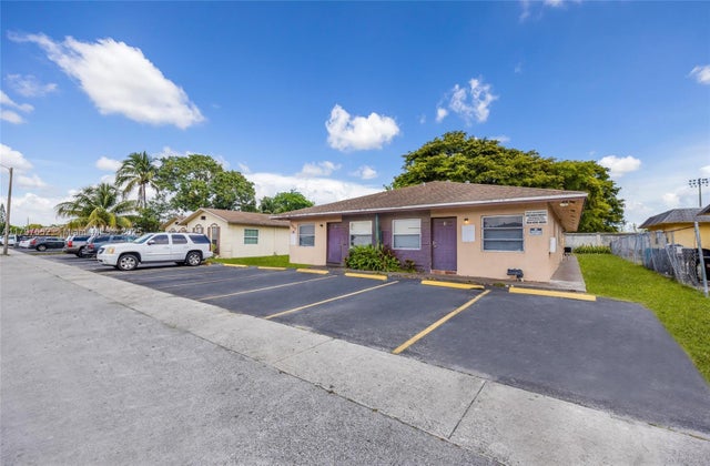2 of 9 - 4020 Nw 30th Ter, Lauderdale Lakes, FL