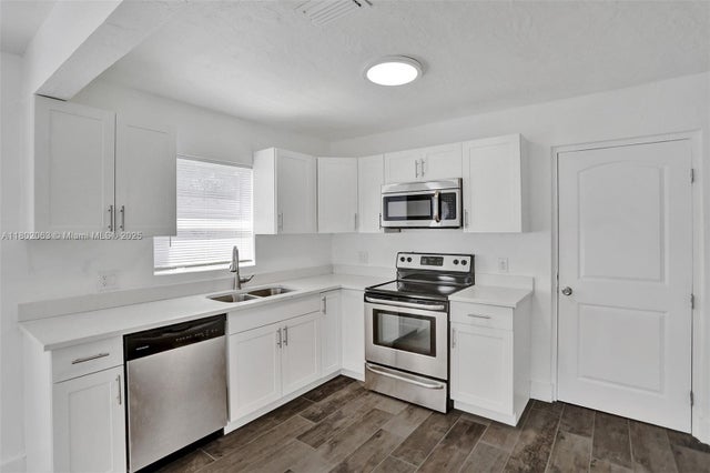 1 of 65 - 242 Sw 9th St, Dania Beach, FL