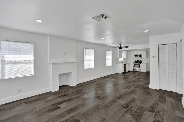 4 of 65 - 242 Sw 9th St, Dania Beach, FL