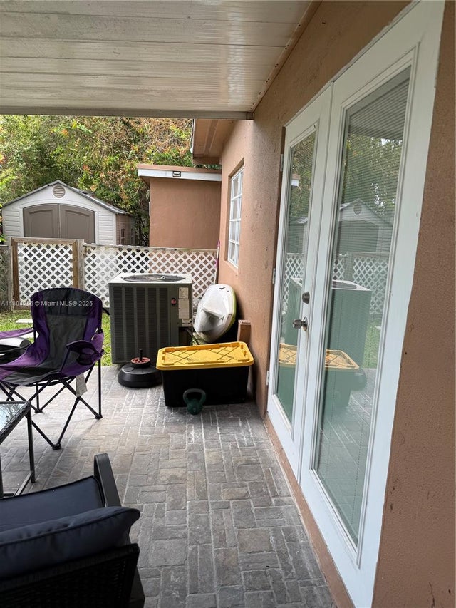 4 of 10 - 2445 Sw 18th St, Miami, FL
