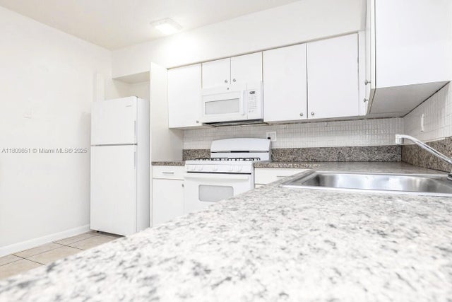 3 of 29 - 2206 Fillmore St 10 Units, Hollywood, FL