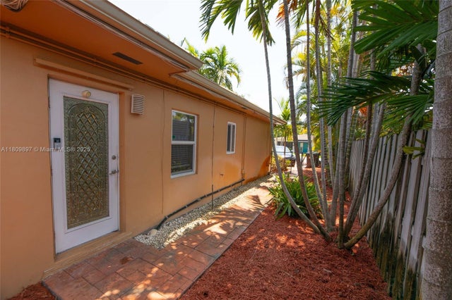 4 of 65 - 1215-1217 Ne 16th Ave, Fort Lauderdale, FL