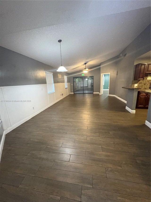 4 of 49 - 640 Sw 20th Ct, Delray Beach, FL