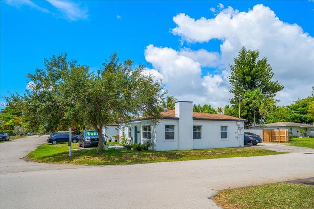 3 of 29 - 504 Sw 5th Ave, Hallandale Beach, FL