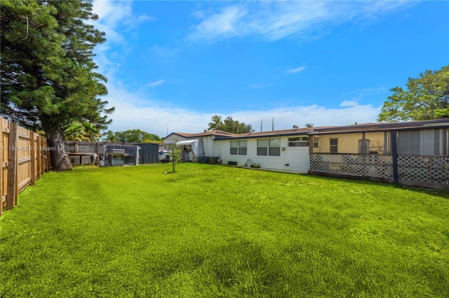 5 of 29 - 504 Sw 5th Ave, Hallandale Beach, FL