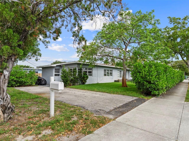 1 of 22 - 1001 Sw 4th Ave, Fort Lauderdale, FL