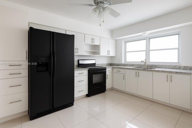4 of 22 - 1001 Sw 4th Ave, Fort Lauderdale, FL