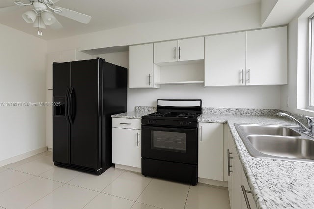 5 of 22 - 1001 Sw 4th Ave, Fort Lauderdale, FL