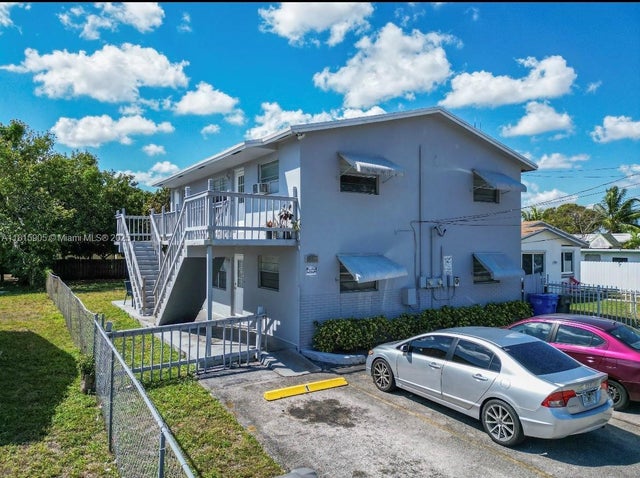 4 of 5 - 4130 Sw 20th St, West Park, FL