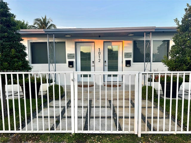 1 of 35 - 1012 Sw 3rd Ave, Hallandale Beach, FL
