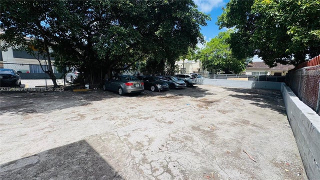 5 of 5 - 2000 Nw 29th St, Miami, FL