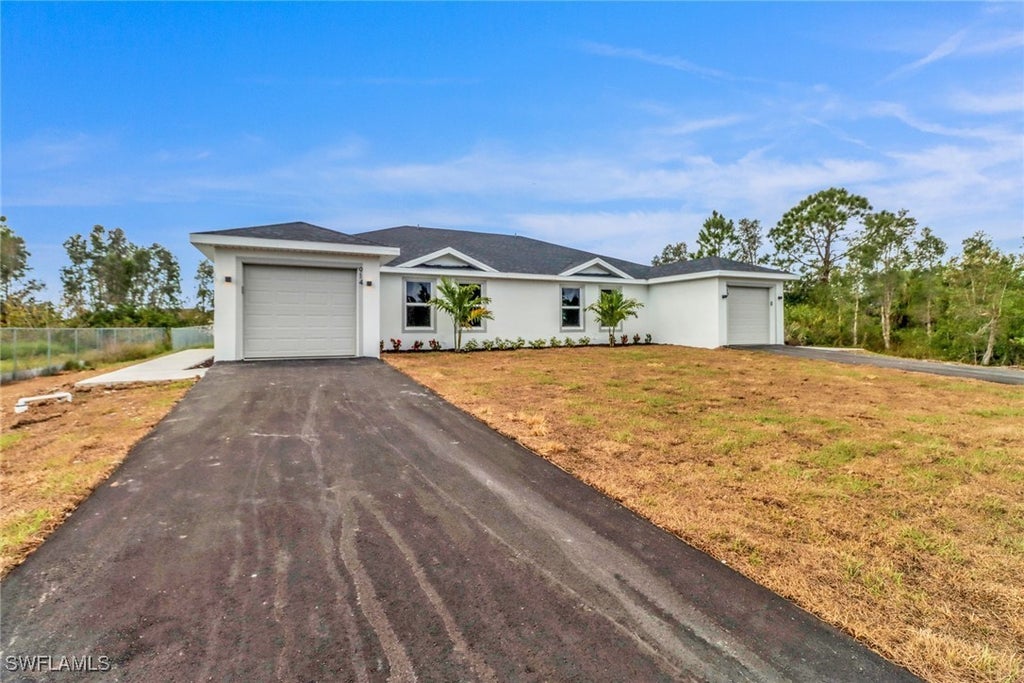 912-914 Ainsworth St W, Lehigh Acres