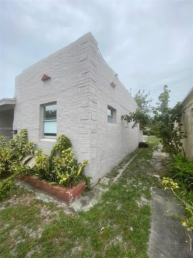 1 of 5 - 2014 Funston St, Hollywood, FL