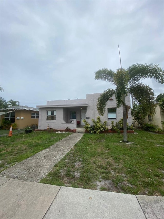 2 of 5 - 2014 Funston St, Hollywood, FL