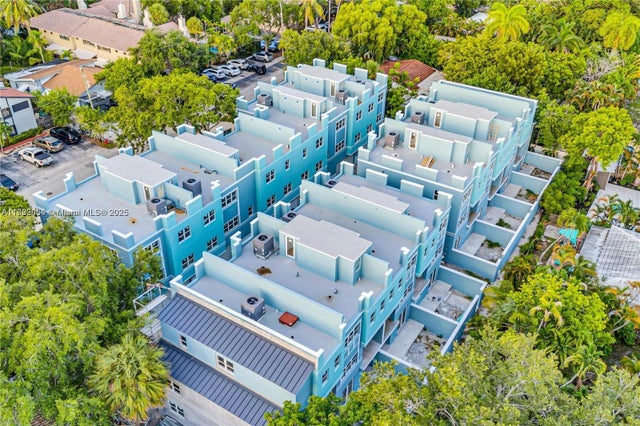 3 of 24 - 824 Se 12th Ct, Fort Lauderdale, FL