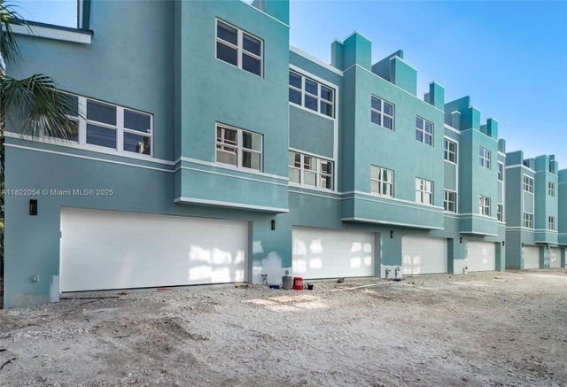 5 of 24 - 824 Se 12th Ct, Fort Lauderdale, FL