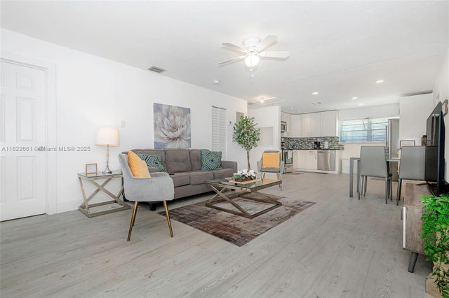 3 of 37 - 201 Columbus Pkwy, Hollywood, FL