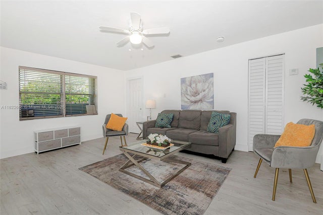 5 of 37 - 201 Columbus Pkwy, Hollywood, FL