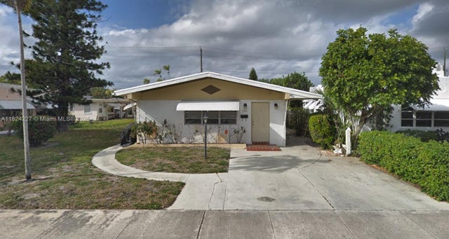 2 of 8 - 1931 Pierce St, Hollywood, FL