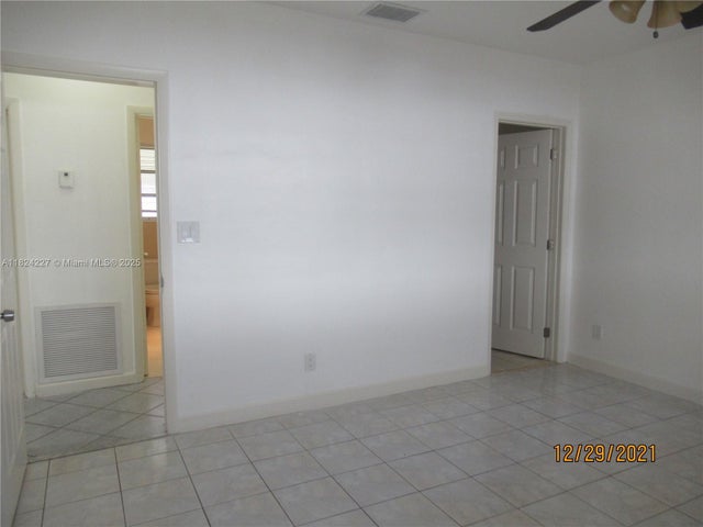 5 of 8 - 1931 Pierce St, Hollywood, FL