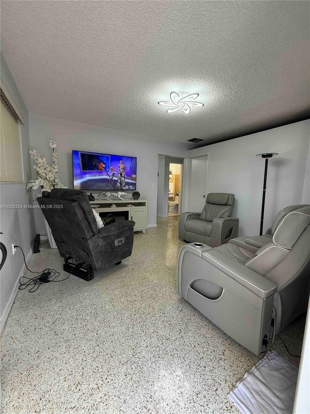 5 of 25 - 11331 Sw 7th Ter, Sweetwater, FL