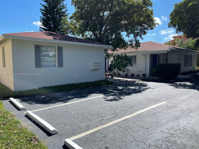 3 of 64 - 1842 Madison St, Hollywood, FL
