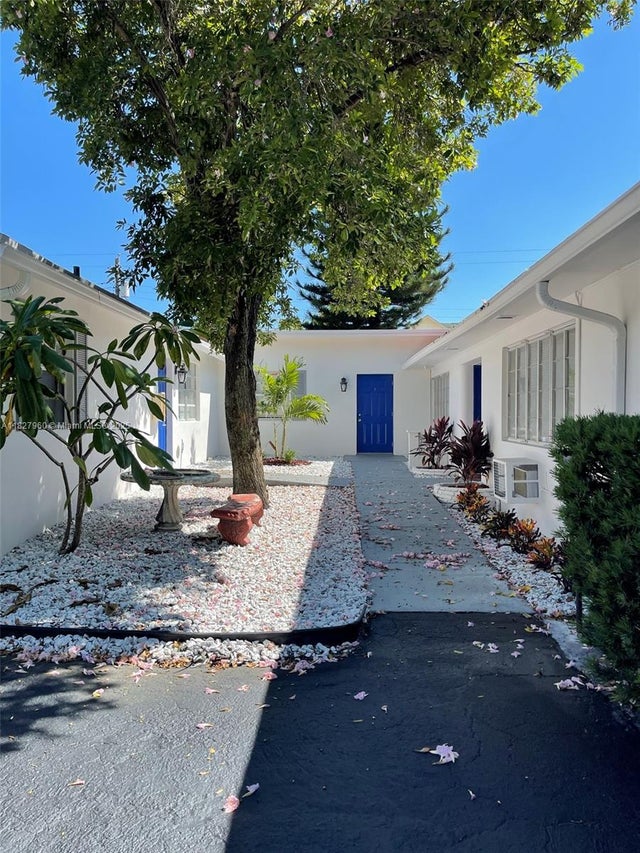 4 of 64 - 1842 Madison St, Hollywood, FL
